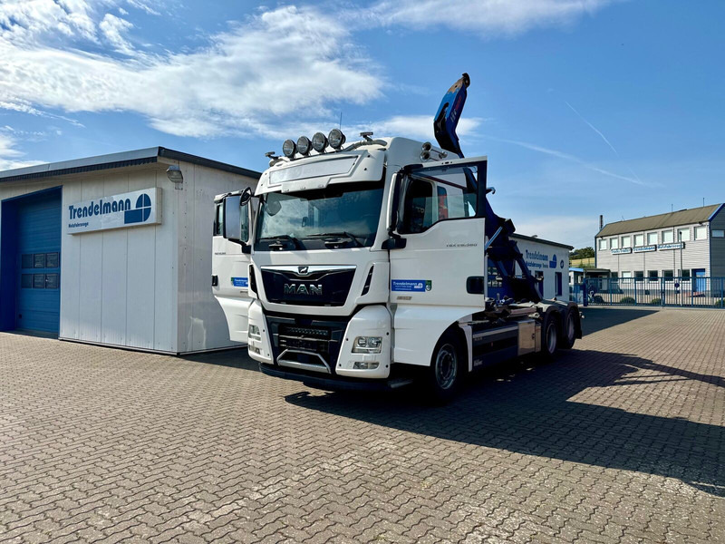 MAN TGX 26.580 BL 6x2 Zwillingbereifte Liftachse Abroller Hiab Funk- - Caminhão polibenne: foto 3 MAN TGX 26.580 BL 6x2 Zwillingbereifte Liftachse Abroller Hiab Funk- - Caminhão polibenne: foto 3