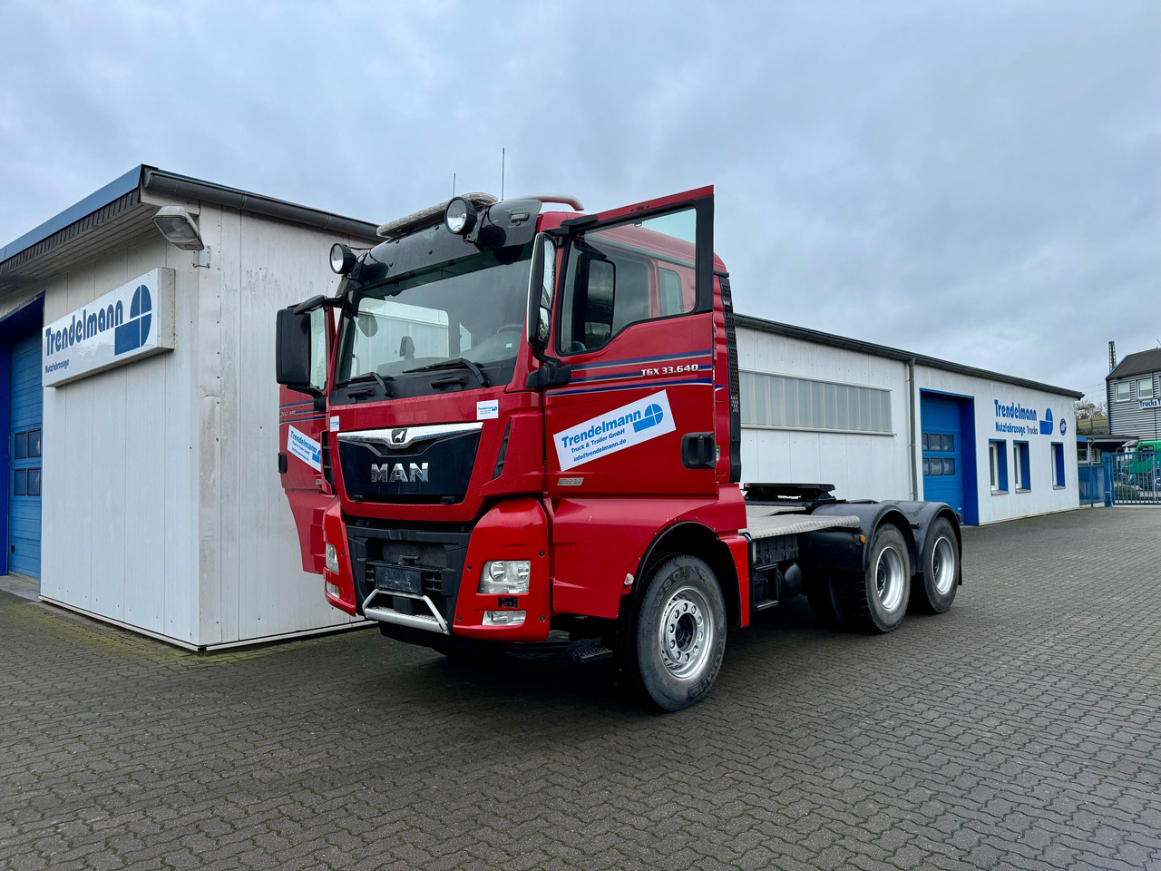 MAN TGS 33.640 6x4 Kipphydraulic-Retarder - Tractor: foto 1 MAN TGS 33.640 6x4 Kipphydraulic-Retarder - Tractor: foto 1