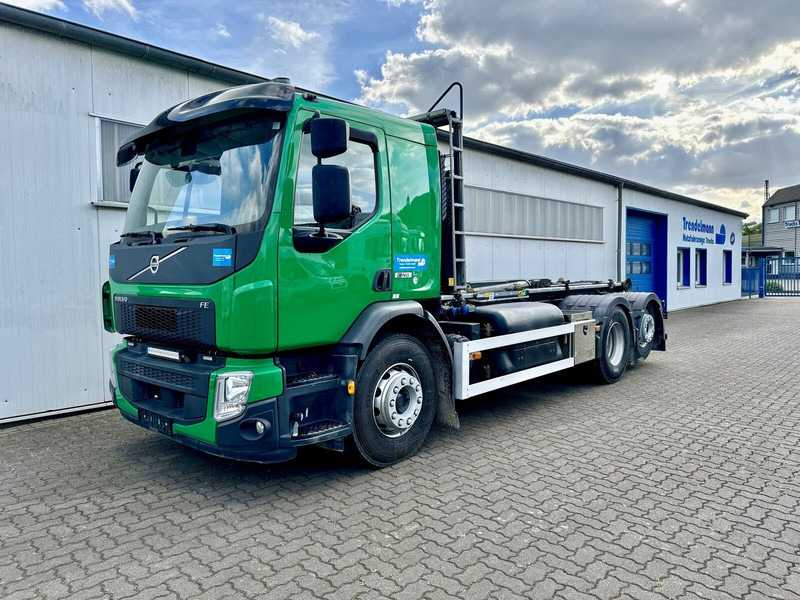 Volvo FE 330 62 TR CNG Erdgas Motor-Engine 6x2 lenk-liftachse - Caminhão polibenne: foto 1 Volvo FE 330 62 TR CNG Erdgas Motor-Engine 6x2 lenk-liftachse - Caminhão polibenne: foto 1