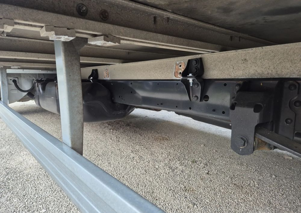 Iveco 35s14 140KM - Furgão de toldo: foto 5 Iveco 35s14 140KM - Furgão de toldo: foto 5