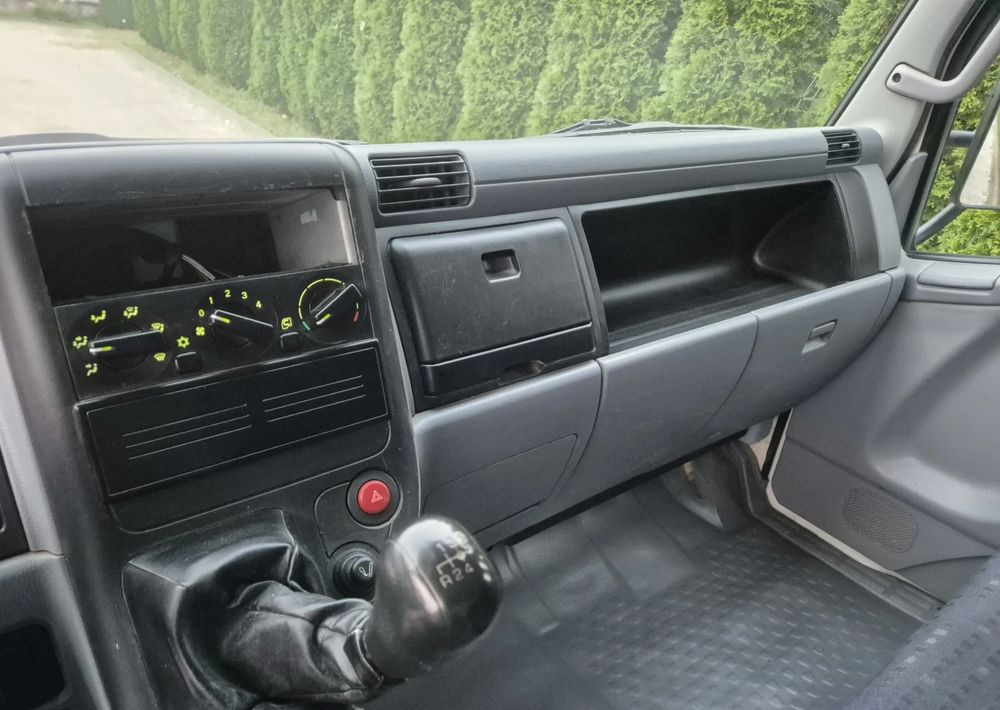 Furgão basculante Mitsubishi CANTER 3.0 3c13: foto 7 Furgão basculante Mitsubishi CANTER 3.0 3c13: foto 7