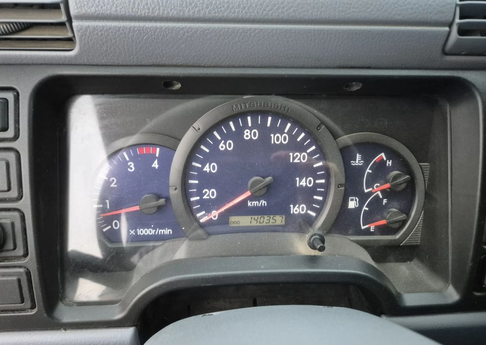 Furgão basculante Mitsubishi CANTER 3.0 3c13: foto 9 Furgão basculante Mitsubishi CANTER 3.0 3c13: foto 9