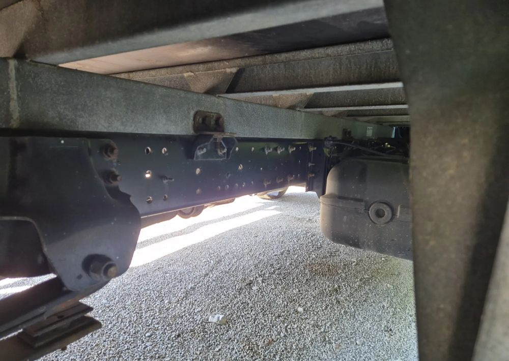 Renault D Gama 3.0Dxi 150KM Iveco Plandeka - Furgão caixa aberta: foto 5 Renault D Gama 3.0Dxi 150KM Iveco Plandeka - Furgão caixa aberta: foto 5