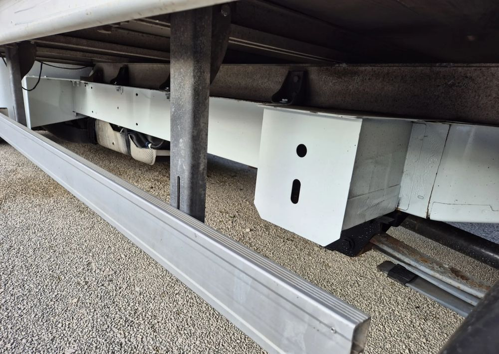 Renault Master 2.3 Plandeka 10 palet Bliźniaki - Furgão caixa aberta: foto 4 Renault Master 2.3 Plandeka 10 palet Bliźniaki - Furgão caixa aberta: foto 4