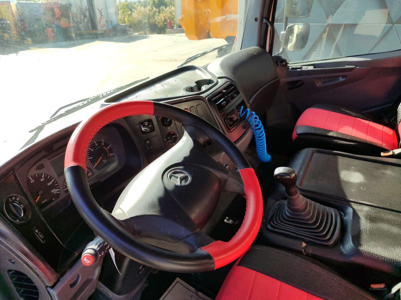 Caminhão betoneira MERCEDES-BENZ AXOR 3028: foto 12
