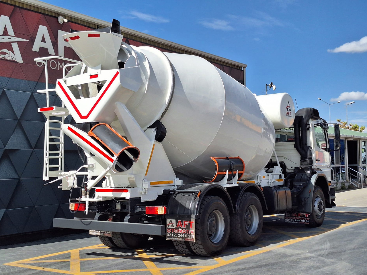 Caminhão betoneira MERCEDES-BENZ AXOR 3028: foto 8