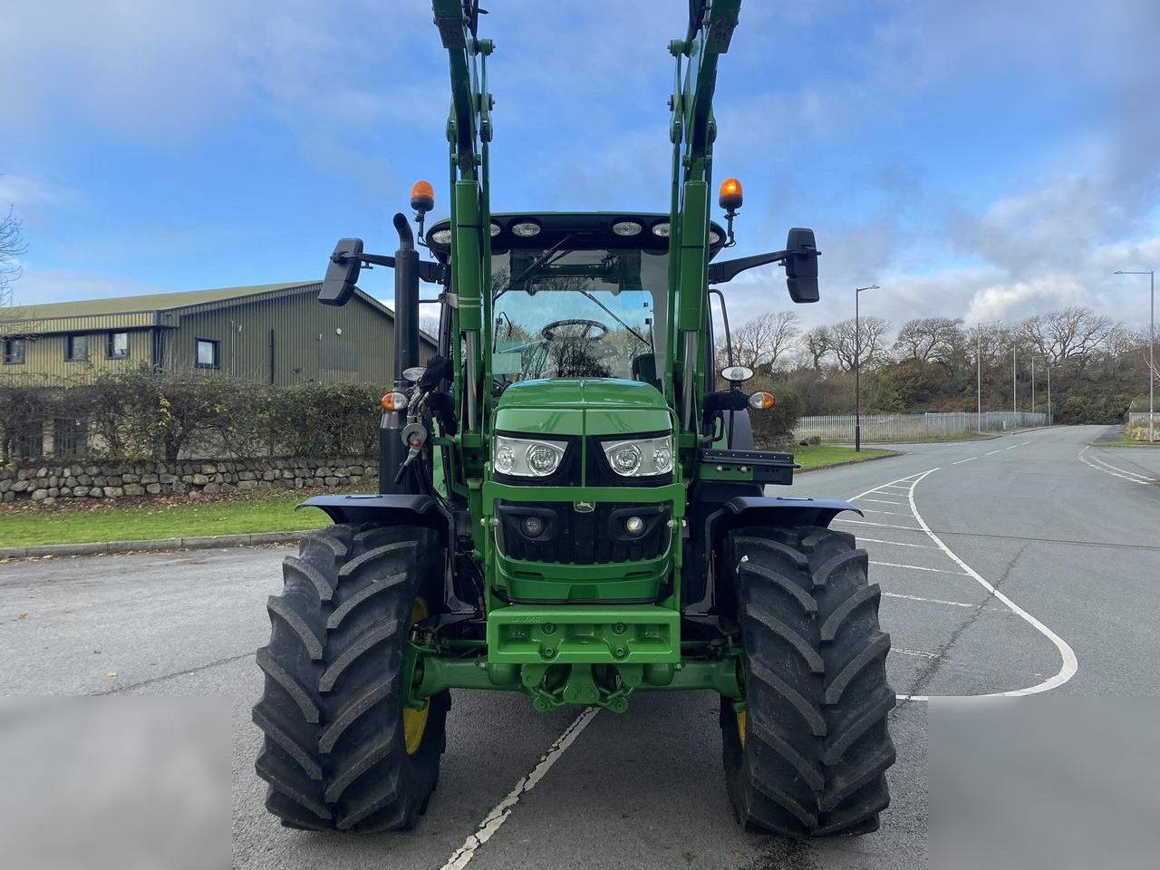 2019 JOHN DEERE 6130R - Trator: foto 3 2019 JOHN DEERE 6130R - Trator: foto 3