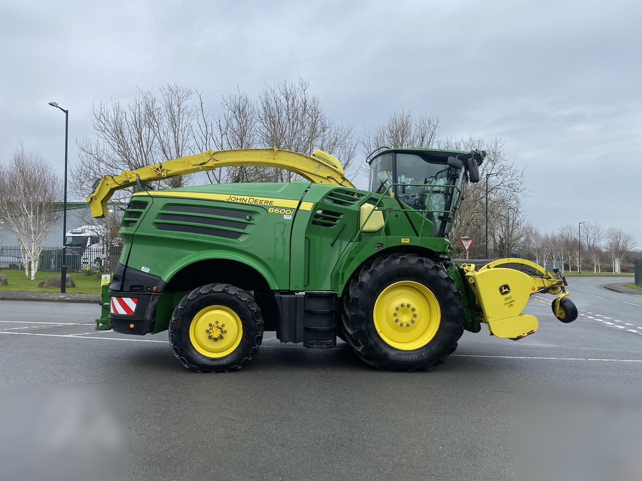 2020 JOHN DEERE 8600 - Picadora de forragem automotriz: foto 4 2020 JOHN DEERE 8600 - Picadora de forragem automotriz: foto 4