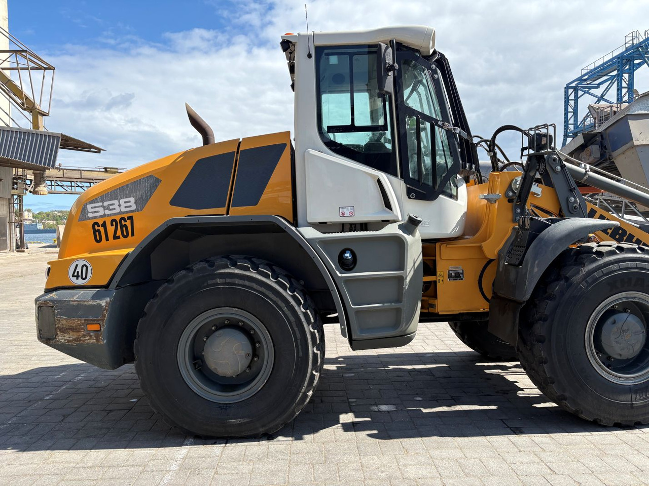 LIEBHERR L538 - Carregadeira de rodas: foto 1 LIEBHERR L538 - Carregadeira de rodas: foto 1