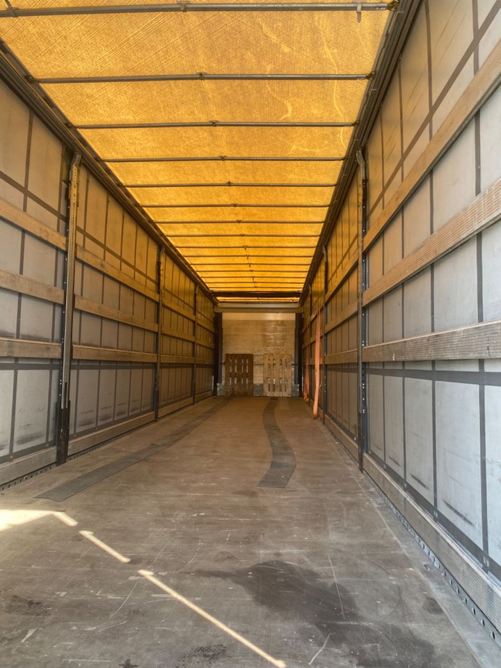 Schmitz Cargobull SCS 24/ Tautliner/Liftachse/Alufelgen/Pal.Kasten - Semi-reboque de lona: foto 4 Schmitz Cargobull SCS 24/ Tautliner/Liftachse/Alufelgen/Pal.Kasten - Semi-reboque de lona: foto 4