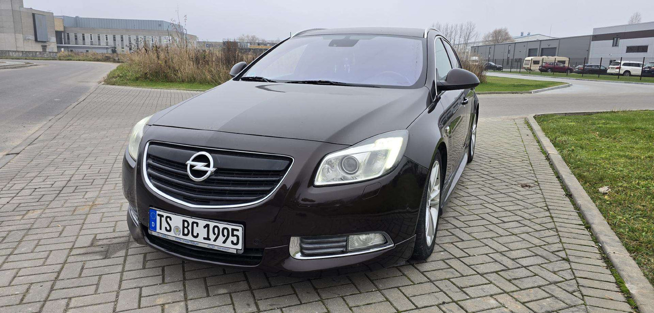 Opel Insignia - Carro perua: foto 1 Opel Insignia - Carro perua: foto 1