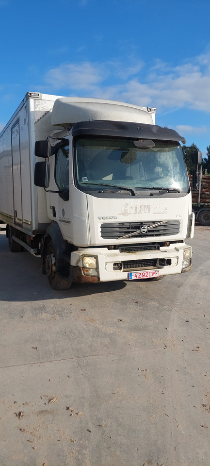 VOLVO FL240 - Caminhão furgão: foto 2 VOLVO FL240 - Caminhão furgão: foto 2