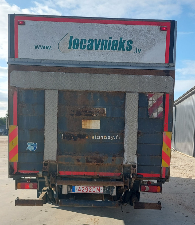 VOLVO FL240 - Caminhão furgão: foto 3 VOLVO FL240 - Caminhão furgão: foto 3