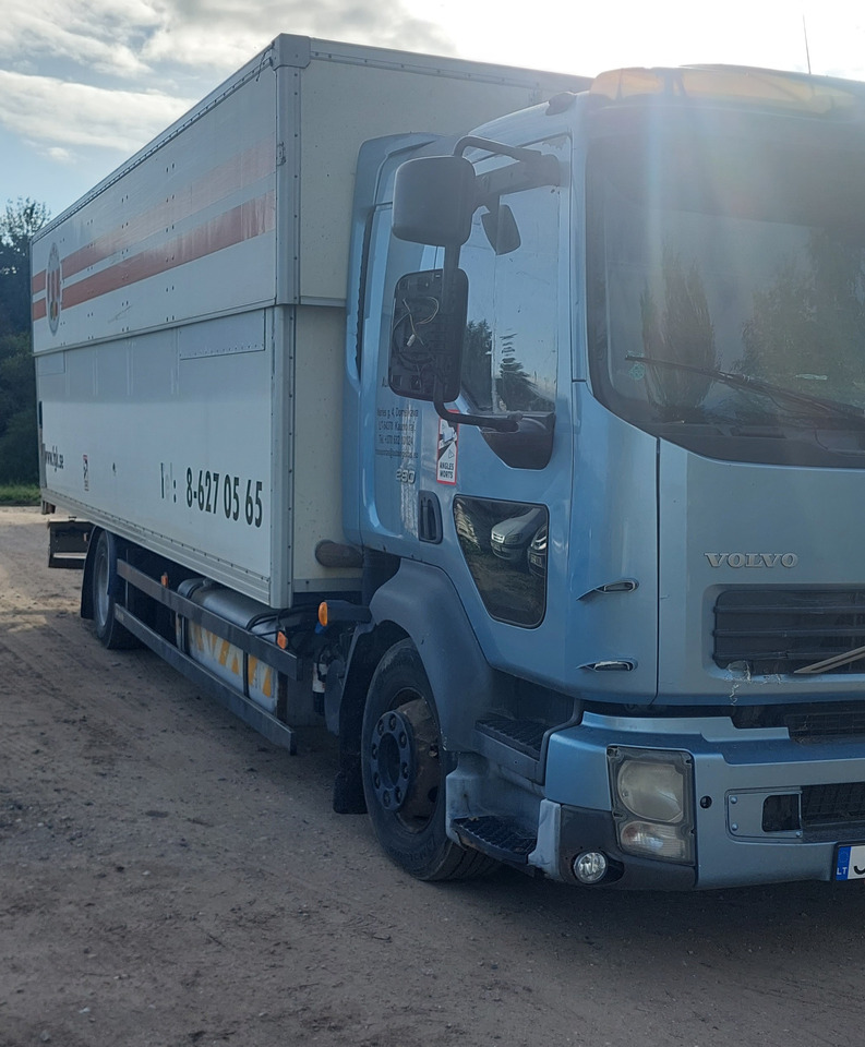 VOLVO FL280 - Caminhão furgão: foto 3 VOLVO FL280 - Caminhão furgão: foto 3
