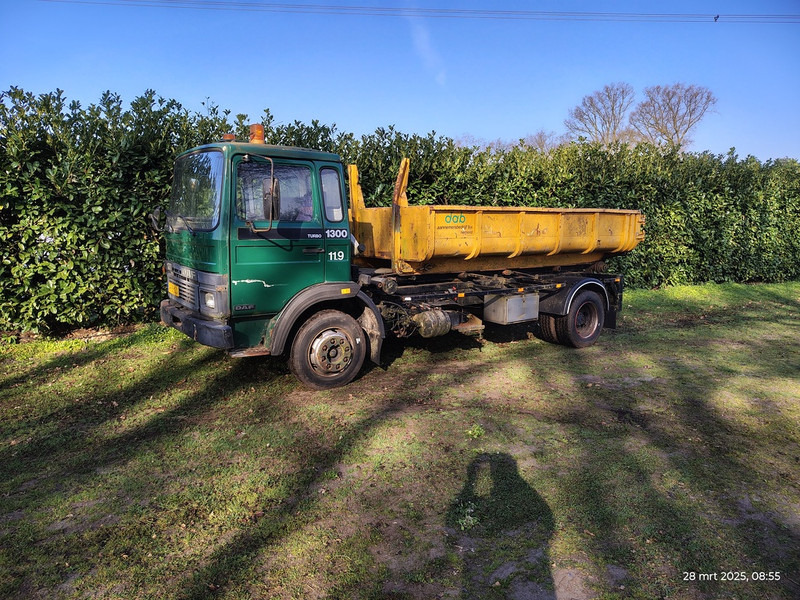 DAF 1300 - Caminhão transportador de contêineres/ Caixa móvel: foto 2 DAF 1300 - Caminhão transportador de contêineres/ Caixa móvel: foto 2