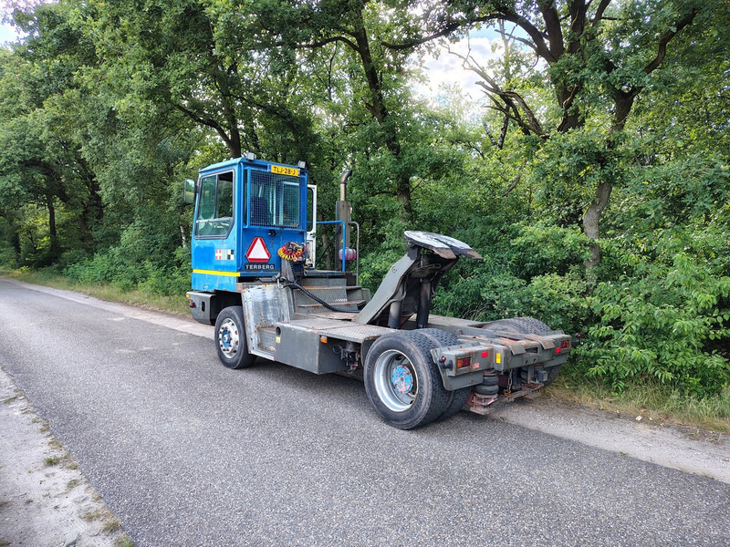 Terberg Yt180 - Tractor de terminal: foto 3 Terberg Yt180 - Tractor de terminal: foto 3