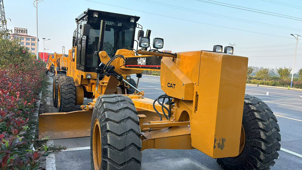 CATERPILLAR 140H used motor grader source supplier - Motoniveladora: foto 2 CATERPILLAR 140H used motor grader source supplier - Motoniveladora: foto 2