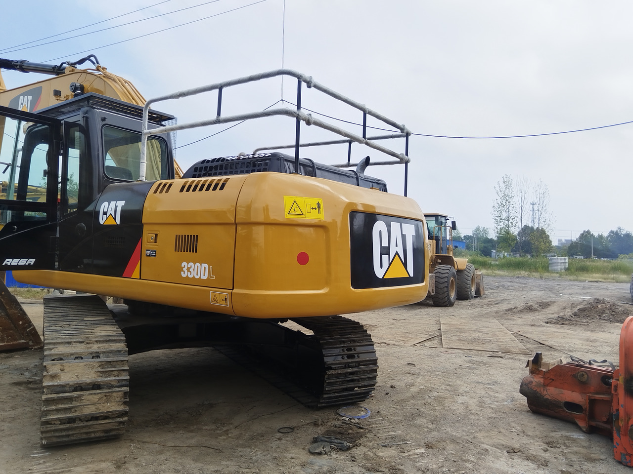 CATERPILLAR 330DL good condition 2024 30 ton excavator for sale - Escavadora de rastos: foto 4 CATERPILLAR 330DL good condition 2024 30 ton excavator for sale - Escavadora de rastos: foto 4