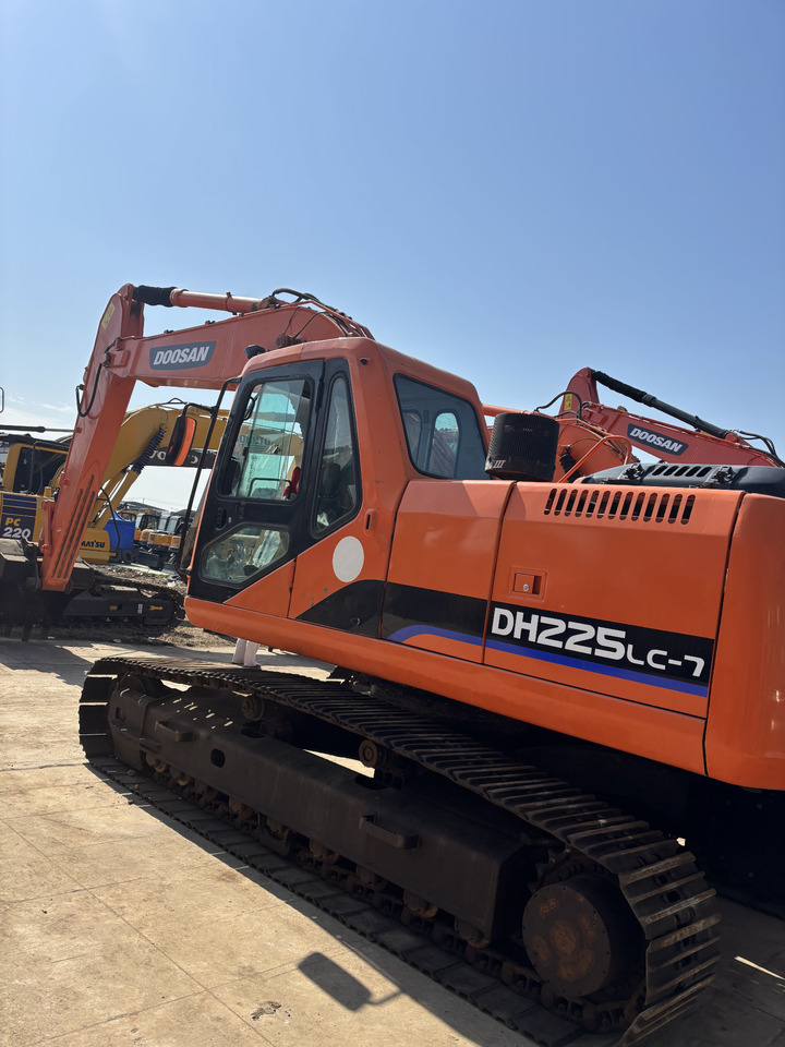 DOOSAN dh225 hot sale used excavator in stock - Escavadora de rastos: foto 4 DOOSAN dh225 hot sale used excavator in stock - Escavadora de rastos: foto 4