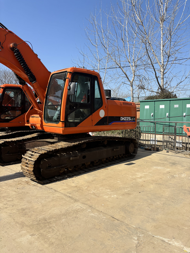 DOOSAN dh225 hot sale used excavator in stock - Escavadora de rastos: foto 3 DOOSAN dh225 hot sale used excavator in stock - Escavadora de rastos: foto 3