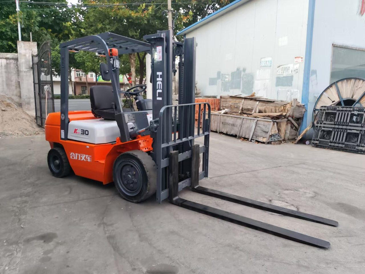 HELI k30 used 3 ton diesel forklift Customizable mast clamps low price - Empilhadeira a diesel: foto 5 HELI k30 used 3 ton diesel forklift Customizable mast clamps low price - Empilhadeira a diesel: foto 5