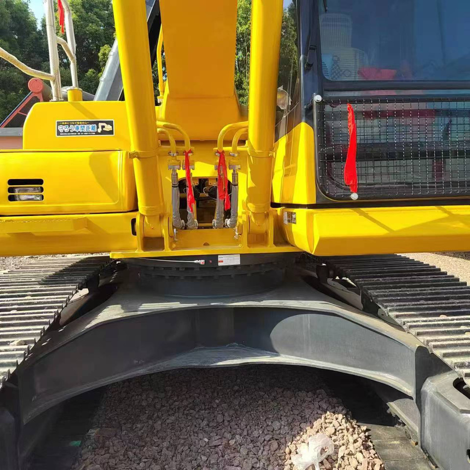 KOMATSU pc200-8N1 used japan brand crawler excavator - Escavadora de rastos: foto 4 KOMATSU pc200-8N1 used japan brand crawler excavator - Escavadora de rastos: foto 4