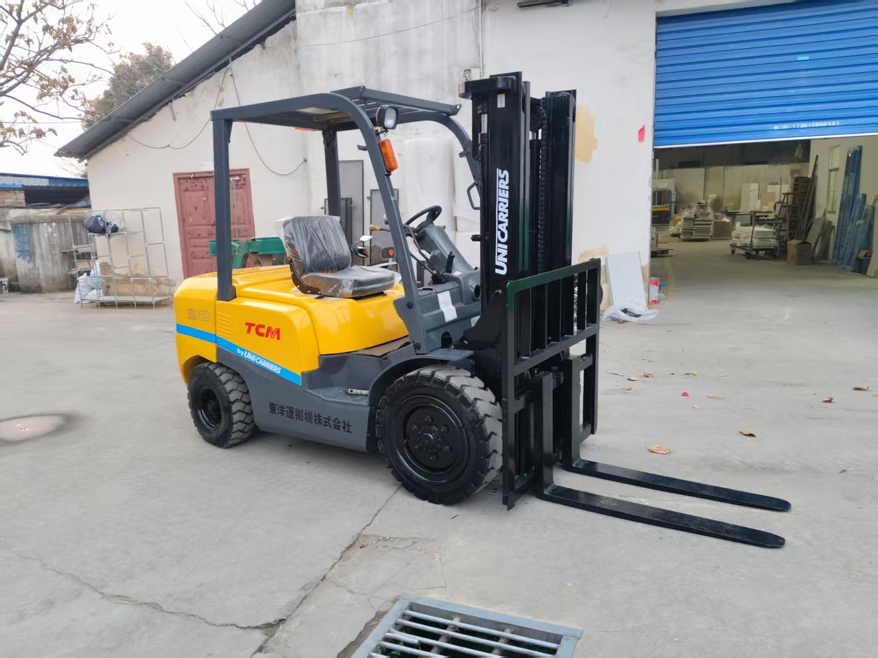TCM FD30 Japan brand used 3 ton diesel forklift Customizable mast clamps - Empilhadeira a diesel: foto 5 TCM FD30 Japan brand used 3 ton diesel forklift Customizable mast clamps - Empilhadeira a diesel: foto 5