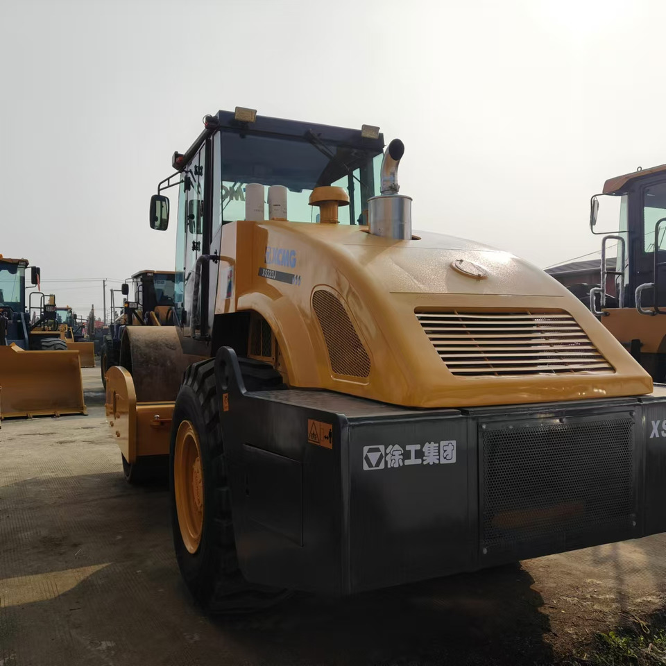 XCMG XS223J - Compactador de asfalto: foto 2 XCMG XS223J - Compactador de asfalto: foto 2