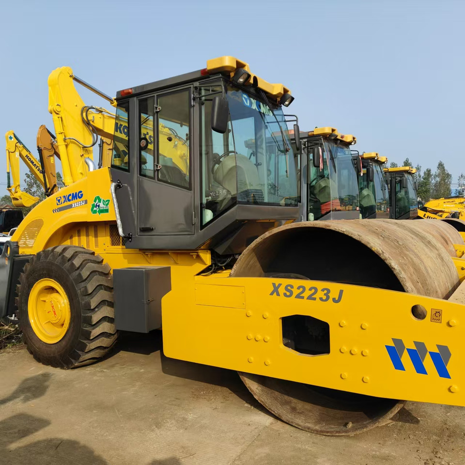 XCMG XS223J used road roller low hours factory price - Compactador: foto 1 XCMG XS223J used road roller low hours factory price - Compactador: foto 1