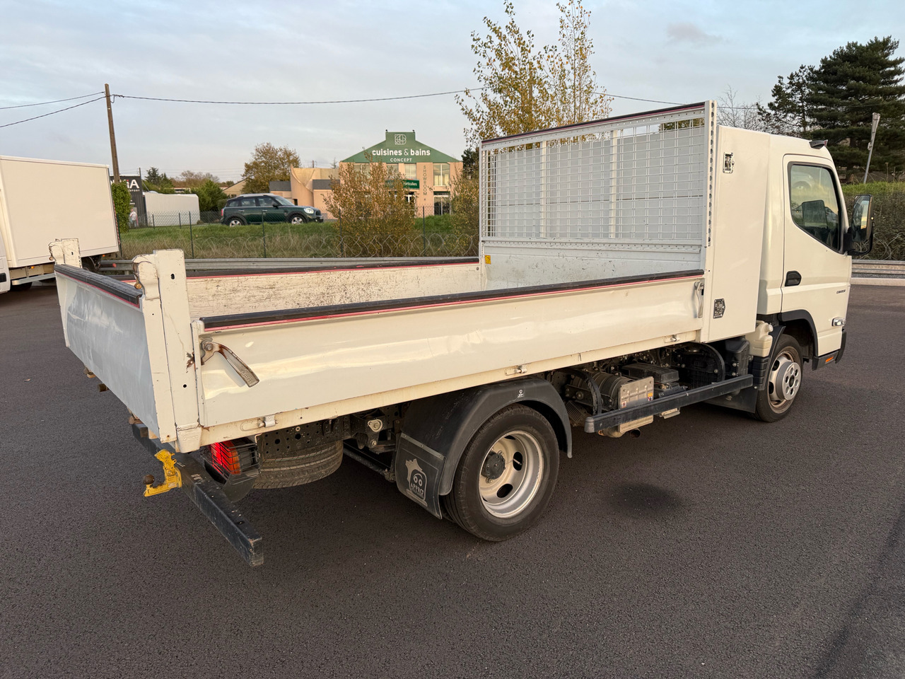 Mitsubishi Canter Fuso - Furgão basculante: foto 4 Mitsubishi Canter Fuso - Furgão basculante: foto 4