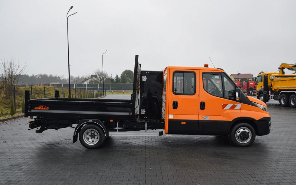 Iveco DAILY 35C16 / 2.3 - 160 KM / BRYGADÓWKA / 6 OSOBOWY / DOSTAWCZE / SKRZYNIA / KLIMA / NAWIGACJA / KAMERA COFANIA / TEMPOMAT / SERWISOWANY / SPROWADZONY - Carrinha cabine dupla: foto 4 Iveco DAILY 35C16 / 2.3 - 160 KM / BRYGADÓWKA / 6 OSOBOWY / DOSTAWCZE / SKRZYNIA / KLIMA / NAWIGACJA / KAMERA COFANIA / TEMPOMAT / SERWISOWANY / SPROWADZONY - Carrinha cabine dupla: foto 4