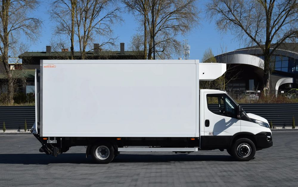 Iveco DAILY 70C18 / 3.0 - 180 KM / AUTOMAT HI-MATIC / 3 OSOBY / CHŁODNIA - MROŹNIA 4,55 M / AGREGAD FRIGOBLOCK / WINDA SORENSEN / KLIMA / TEMPOMAT / KAMERA COFANIA / REGULOWANE ZAWIESZENIE / SERWISOWA - Caminhão frigorífico: foto 4 Iveco DAILY 70C18 / 3.0 - 180 KM / AUTOMAT HI-MATIC / 3 OSOBY / CHŁODNIA - MROŹNIA 4,55 M / AGREGAD FRIGOBLOCK / WINDA SORENSEN / KLIMA / TEMPOMAT / KAMERA COFANIA / REGULOWANE ZAWIESZENIE / SERWISOWA - Caminhão frigorífico: foto 4