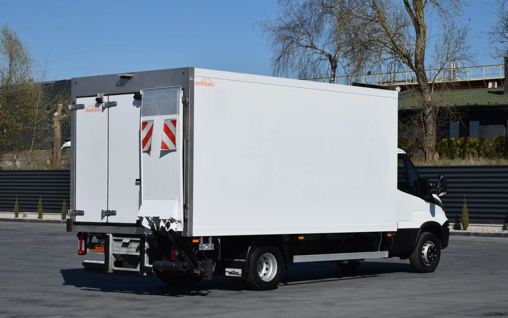 Iveco DAILY 70C18 / 3.0 - 180 KM / AUTOMAT HI-MATIC / 3 OSOBY / CHŁODNIA - MROŹNIA 4,55 M / AGREGAD FRIGOBLOCK / WINDA SORENSEN / KLIMA / TEMPOMAT / KAMERA COFANIA / REGULOWANE ZAWIESZENIE / SERWISOWA - Caminhão frigorífico: foto 5 Iveco DAILY 70C18 / 3.0 - 180 KM / AUTOMAT HI-MATIC / 3 OSOBY / CHŁODNIA - MROŹNIA 4,55 M / AGREGAD FRIGOBLOCK / WINDA SORENSEN / KLIMA / TEMPOMAT / KAMERA COFANIA / REGULOWANE ZAWIESZENIE / SERWISOWA - Caminhão frigorífico: foto 5