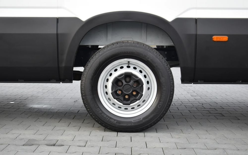 Furgão Iveco DAILY MAXI 35S14 / 2.3 - 140 KM / AUTOMAT HI-MATIC / NOWY MODEL / 3 OSOBY / DOSTAWCZE / BLASZAK / KAMERA COFANIA / TEMPOMAT / KLIMA / 2022 / SERWISOWANY / SPROWADZONY Z NIEMIEC: foto 16