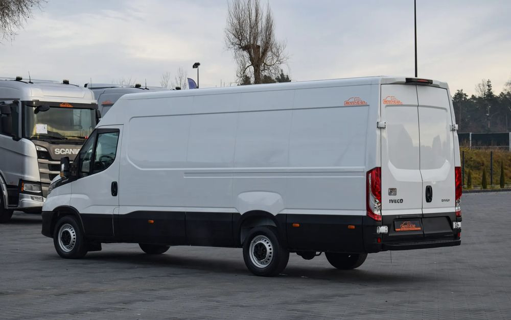 Furgão Iveco DAILY MAXI 35S14 / 2.3 - 140 KM / AUTOMAT HI-MATIC / NOWY MODEL / 3 OSOBY / DOSTAWCZE / BLASZAK / KAMERA COFANIA / TEMPOMAT / KLIMA / 2022 / SERWISOWANY / SPROWADZONY Z NIEMIEC: foto 7
