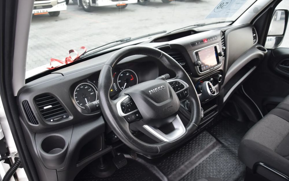 Furgão Iveco DAILY MAXI 35S14 / 2.3 - 140 KM / AUTOMAT HI-MATIC / NOWY MODEL / 3 OSOBY / DOSTAWCZE / BLASZAK / KAMERA COFANIA / TEMPOMAT / KLIMA / 2022 / SERWISOWANY / SPROWADZONY Z NIEMIEC: foto 28