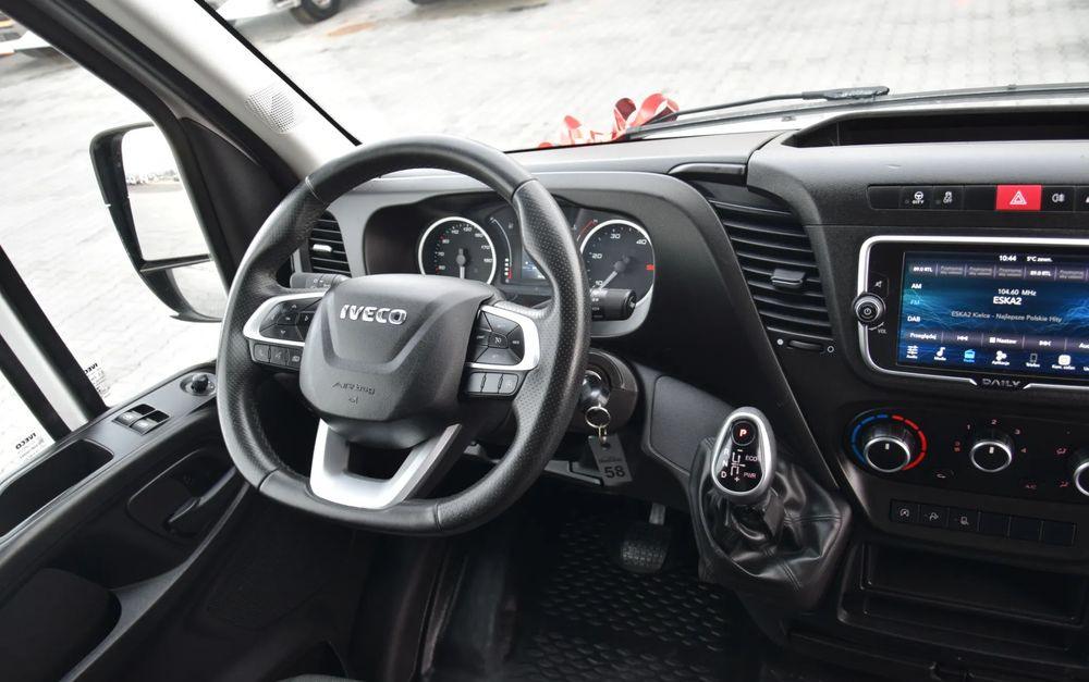 Furgão Iveco DAILY MAXI 35S14 / 2.3 - 140 KM / AUTOMAT HI-MATIC / NOWY MODEL / 3 OSOBY / DOSTAWCZE / BLASZAK / KAMERA COFANIA / TEMPOMAT / KLIMA / 2022 / SERWISOWANY / SPROWADZONY Z NIEMIEC: foto 30