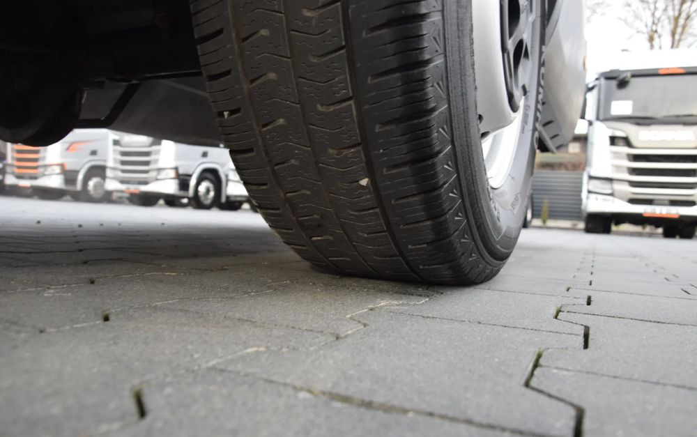 Furgão Iveco DAILY MAXI 35S14 / 2.3 - 140 KM / AUTOMAT HI-MATIC / NOWY MODEL / 3 OSOBY / DOSTAWCZE / BLASZAK / KAMERA COFANIA / TEMPOMAT / KLIMA / 2022 / SERWISOWANY / SPROWADZONY Z NIEMIEC: foto 17