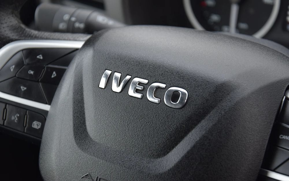 Furgão Iveco DAILY MAXI 35S14 / 2.3 - 140 KM / AUTOMAT HI-MATIC / NOWY MODEL / 3 OSOBY / DOSTAWCZE / BLASZAK / KAMERA COFANIA / TEMPOMAT / KLIMA / 2022 / SERWISOWANY / SPROWADZONY Z NIEMIEC: foto 31