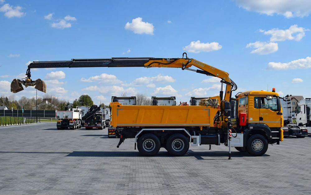 MAN TGS 26.400 / 6x4 / EURO 6 / UDT / HDS FASSI 165 / WYSUW x3 / ROTATOR / CHWYTAK / STEROWANIE RADIOWE / WZMOCNIONA RAMA / WYWROTKA / HYDROBURTA / AUTOMAT / 2017 / NOWE OPONY - 100% / NISKI PRZEBIEG - Caminhão basculante: foto 4 MAN TGS 26.400 / 6x4 / EURO 6 / UDT / HDS FASSI 165 / WYSUW x3 / ROTATOR / CHWYTAK / STEROWANIE RADIOWE / WZMOCNIONA RAMA / WYWROTKA / HYDROBURTA / AUTOMAT / 2017 / NOWE OPONY - 100% / NISKI PRZEBIEG - Caminhão basculante: foto 4