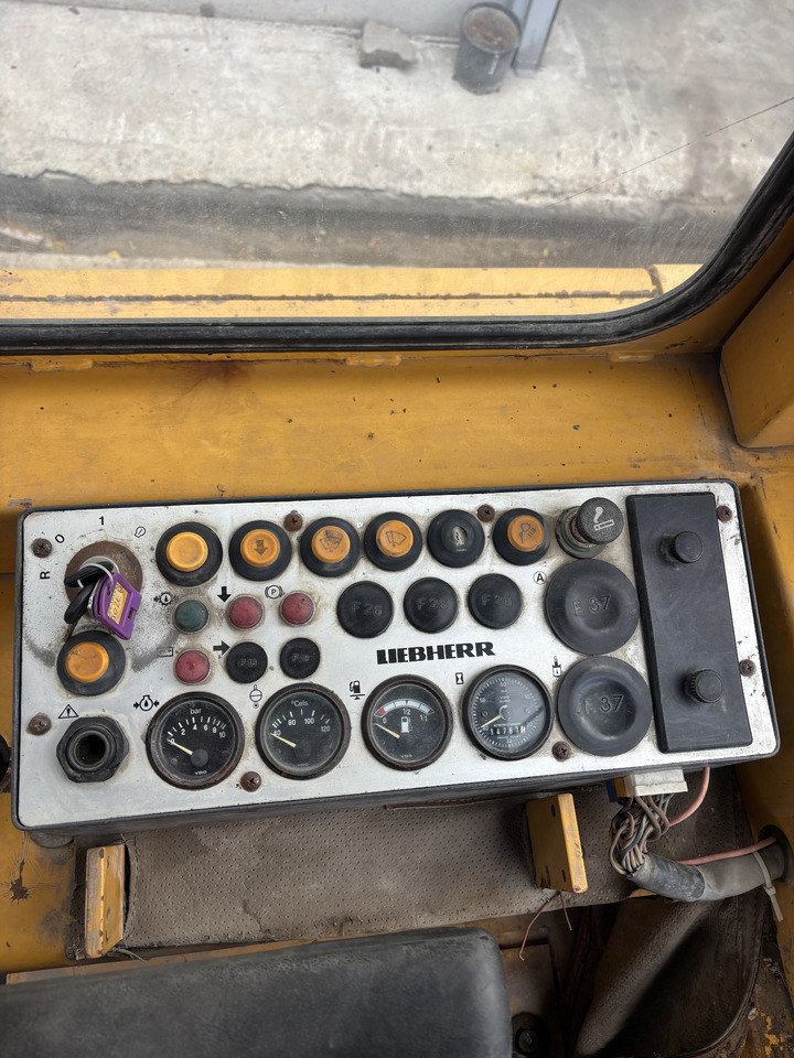 LIEBHERR PR 711 - Buldôzer: foto 3 LIEBHERR PR 711 - Buldôzer: foto 3