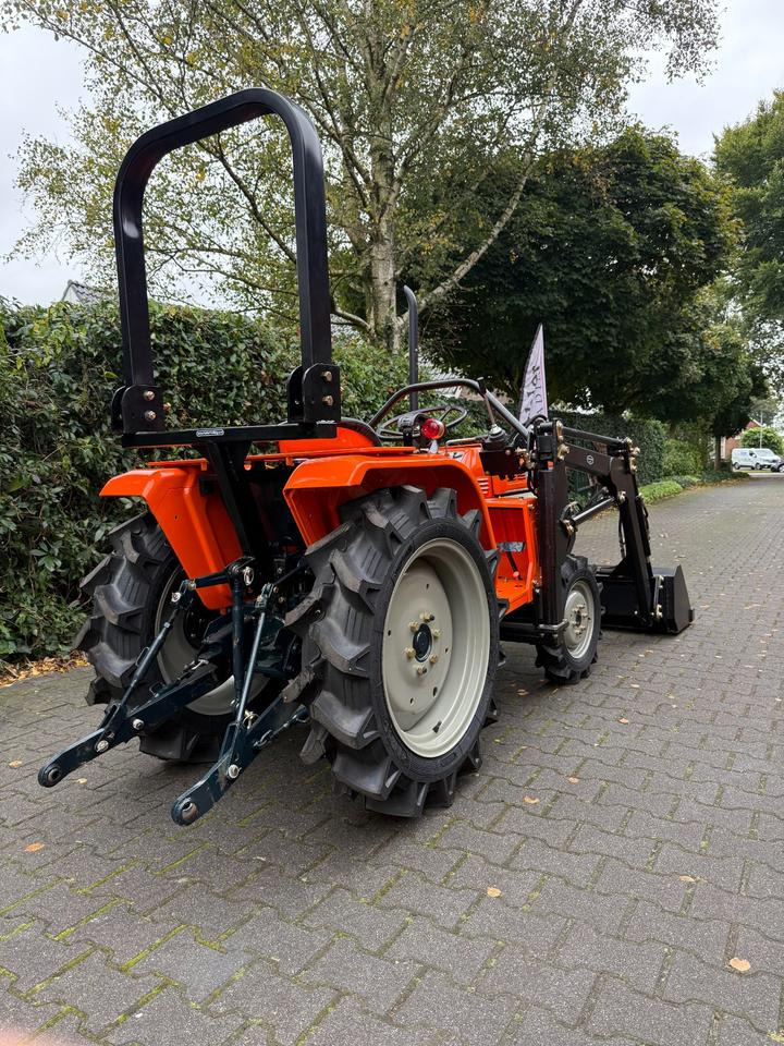Kleintraktor Kubota B1600 mit Frontlader ab 125 € pro Monat. - Mini trator: foto 4 Kleintraktor Kubota B1600 mit Frontlader ab 125 € pro Monat. - Mini trator: foto 4