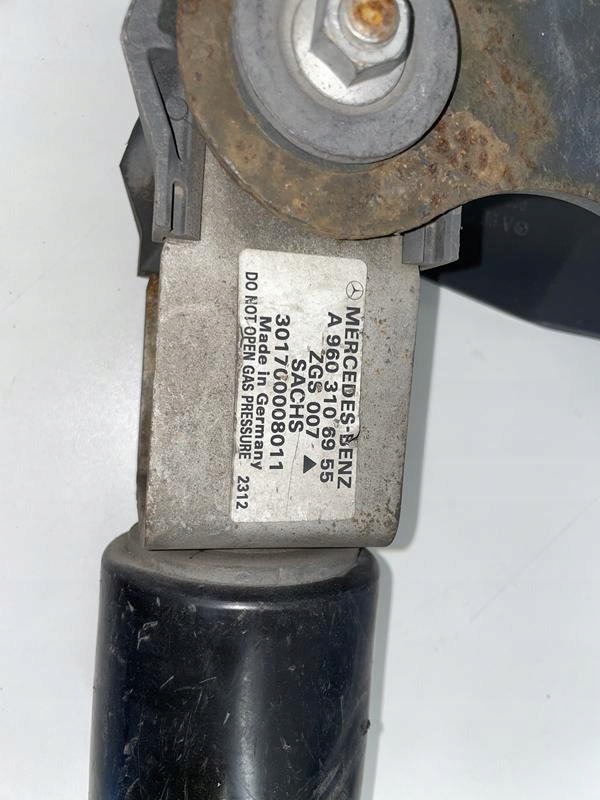 AMORTYZATOR WSPORNIK KABINY ACTROS A9603106955 - Suspensão da cabina de Caminhão: foto 2 AMORTYZATOR WSPORNIK KABINY ACTROS A9603106955 - Suspensão da cabina de Caminhão: foto 2