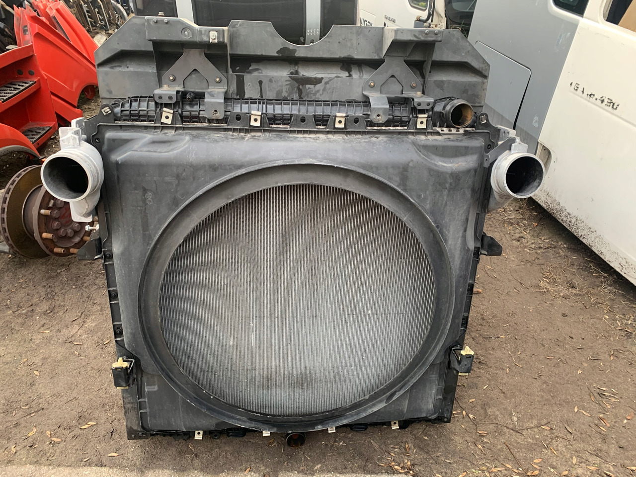 CHŁODNICA WODY POWIETRZA MERCEDES ACTROS MP4 MP 4 - Radiador de Caminhão: foto 1 CHŁODNICA WODY POWIETRZA MERCEDES ACTROS MP4 MP 4 - Radiador de Caminhão: foto 1