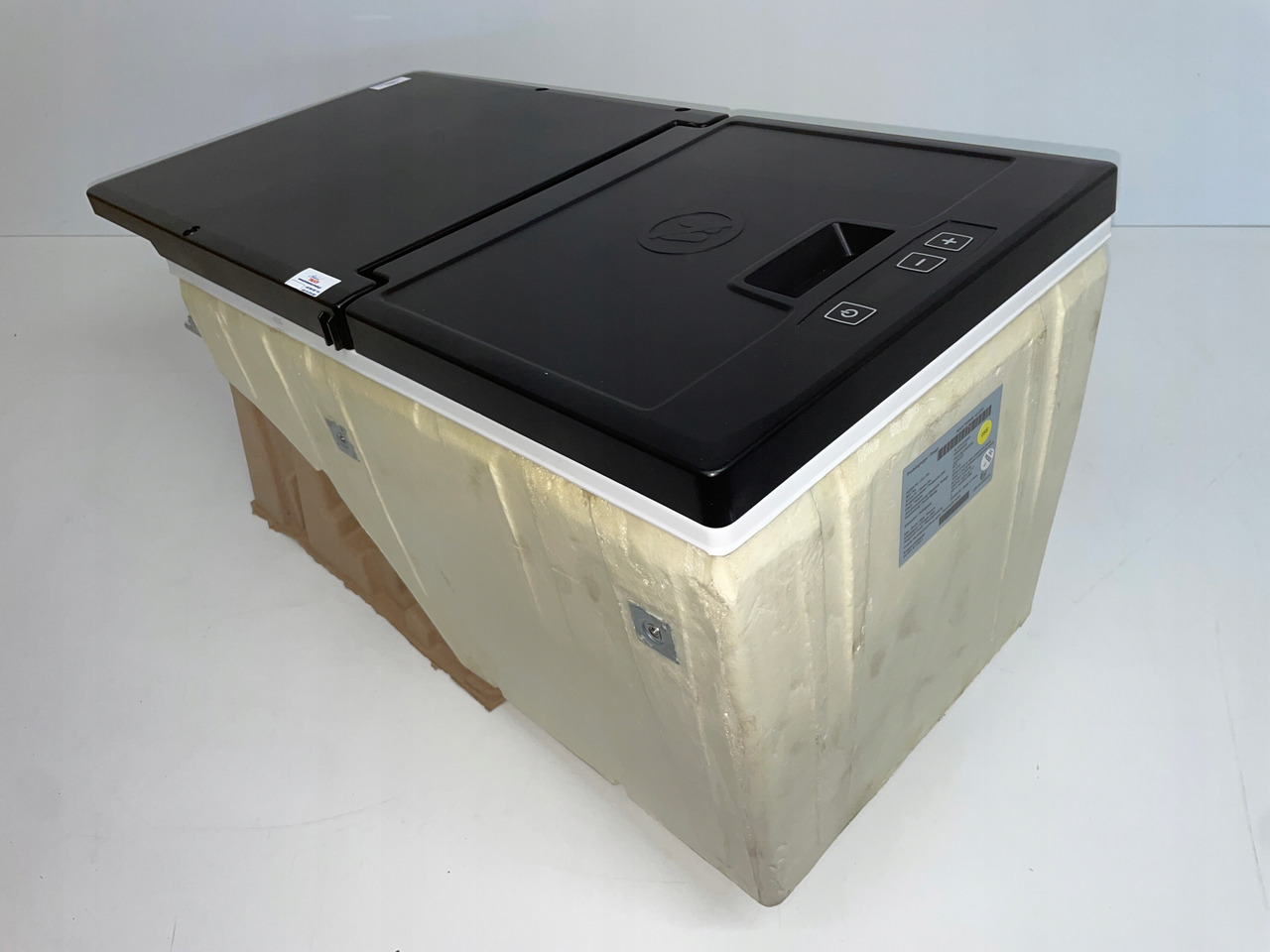 LODÓWKA CHŁODZIARKA MAN TGX3 TGX 3 TGX-3 81639106445 - Cabine e interior de Caminhão: foto 1 LODÓWKA CHŁODZIARKA MAN TGX3 TGX 3 TGX-3 81639106445 - Cabine e interior de Caminhão: foto 1