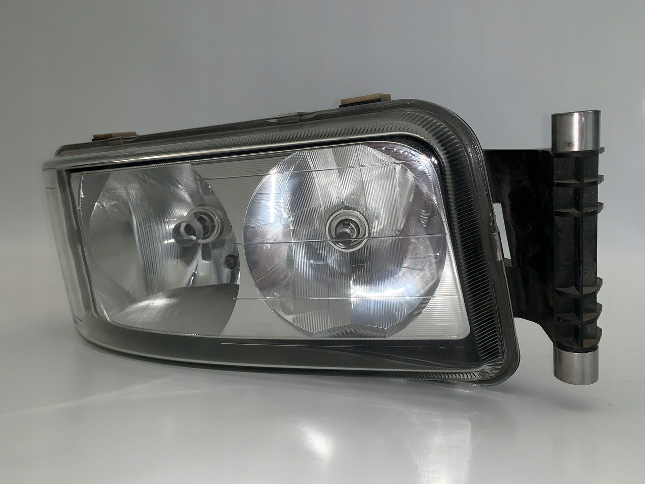 PRAWY REFLEKTOR MAN TGA TGL TGM - Farol dianteira de Caminhão: foto 1 PRAWY REFLEKTOR MAN TGA TGL TGM - Farol dianteira de Caminhão: foto 1