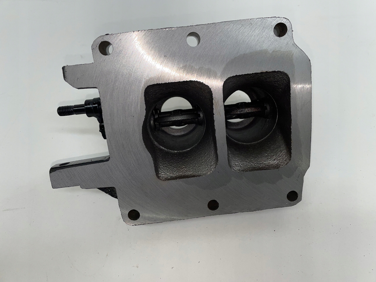 PRZEPUSTNICA RECYRKULATOR MAN TGS TGX EURO 6 - Sistema de admissão de ar de Caminhão: foto 2 PRZEPUSTNICA RECYRKULATOR MAN TGS TGX EURO 6 - Sistema de admissão de ar de Caminhão: foto 2