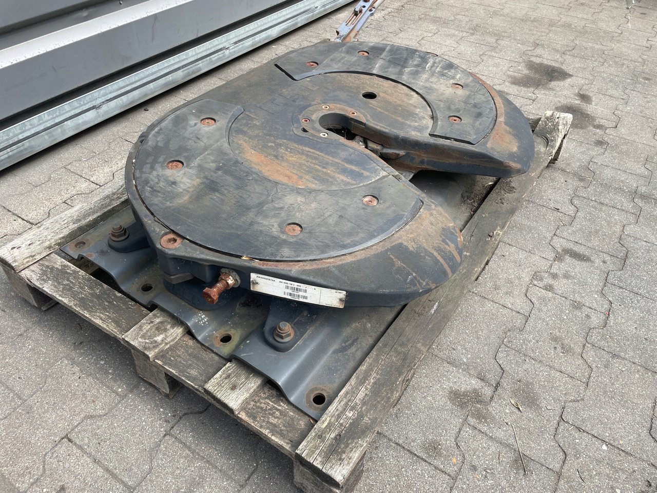 SIODŁO JOST MERCEDES ACTROS MP4 MP 4 A9603170021 - Carroceria e exterior de Caminhão: foto 2 SIODŁO JOST MERCEDES ACTROS MP4 MP 4 A9603170021 - Carroceria e exterior de Caminhão: foto 2