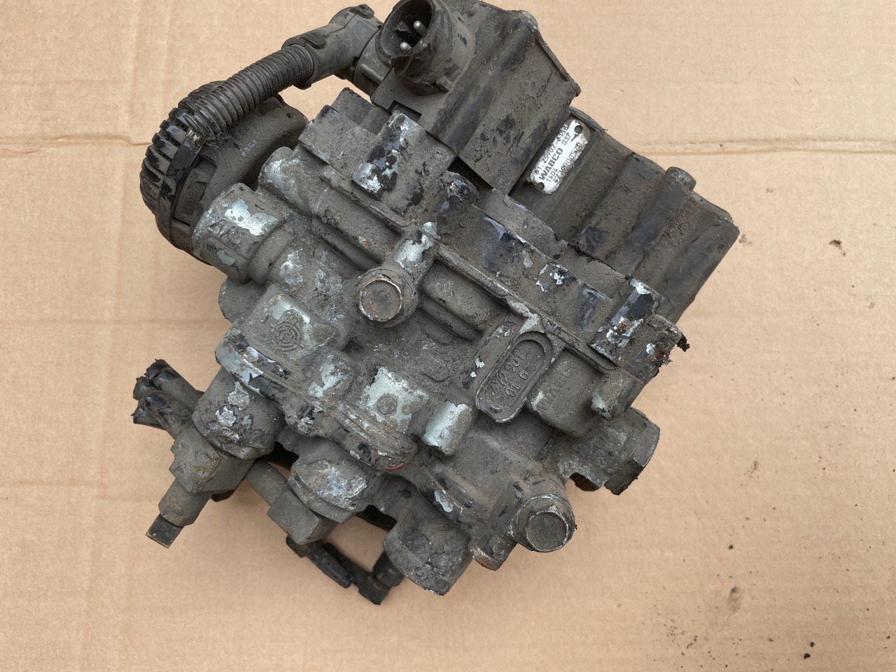 ZAWÓR PODUSZEK ECAS MAN TGA TGX TGS 4729000570 - Suspensão a ar de Caminhão: foto 2 ZAWÓR PODUSZEK ECAS MAN TGA TGX TGS 4729000570 - Suspensão a ar de Caminhão: foto 2