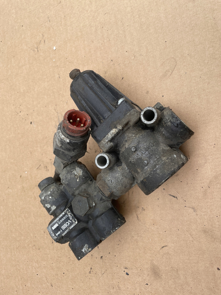 ZAWÓR REDUKCUJNY REDUKTOR CIŚNIENIA MAN TGA TGX TGS 4750103000 - Suspensão a ar de Caminhão: foto 2 ZAWÓR REDUKCUJNY REDUKTOR CIŚNIENIA MAN TGA TGX TGS 4750103000 - Suspensão a ar de Caminhão: foto 2